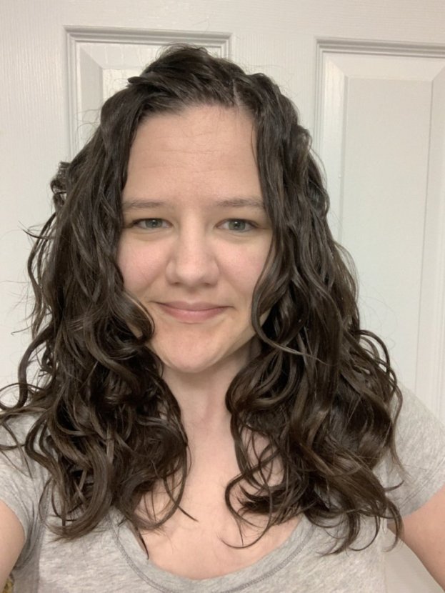 loosely wavy hair cgm