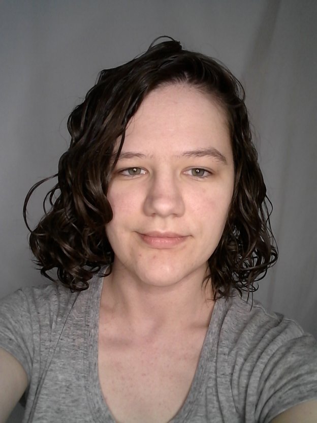 Wavy hair weighed down or not