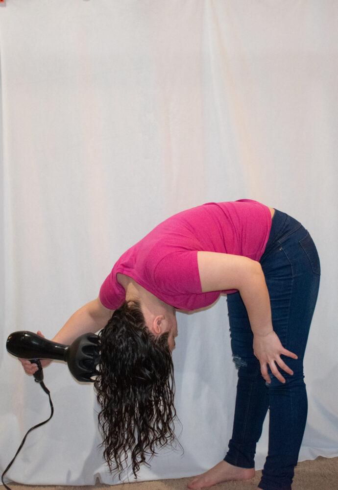 Hover diffusing wavy hair